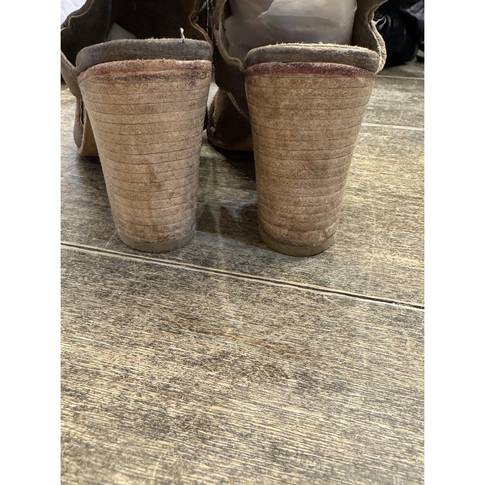 Free People Effie Nubuck Cut Out Block Heel Bootie Size 38 US 7.5 Taupe Peep Toe - Picture 6 of 12